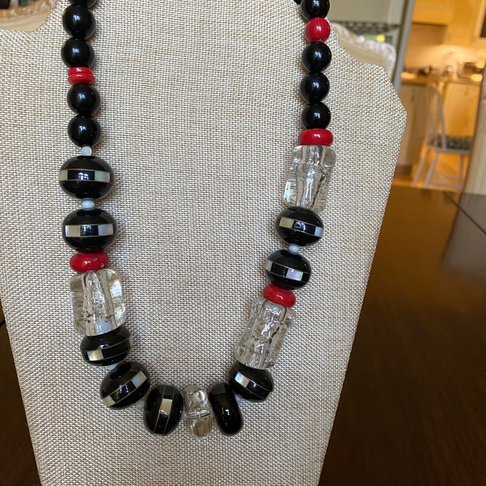 Elegant Black and Red Beaded Necklace